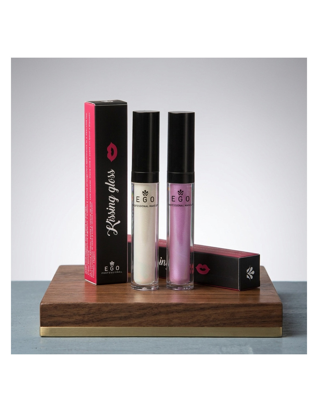 Kissing Gloss Top coat  voluminizador de labios